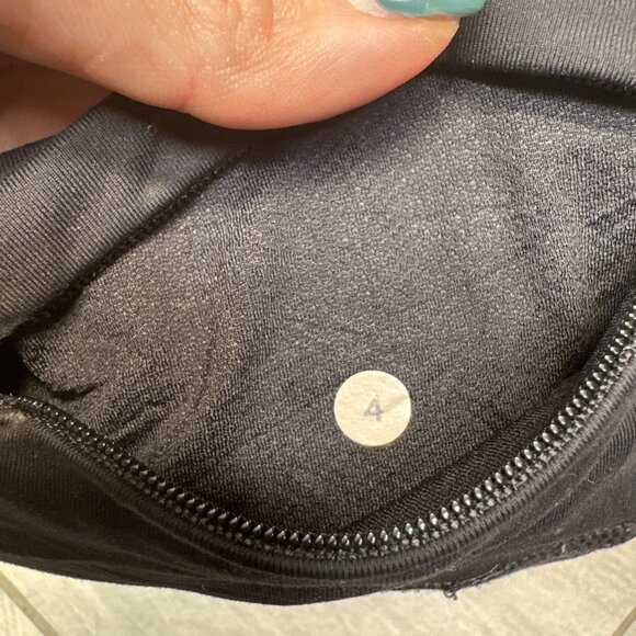 Lululemon Womens Black Leggings Size 4 With 30" Inseam - Picture 8 of 9